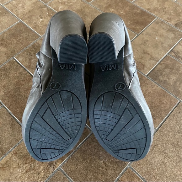 NWOT MIA Booties - Picture 4 of 5